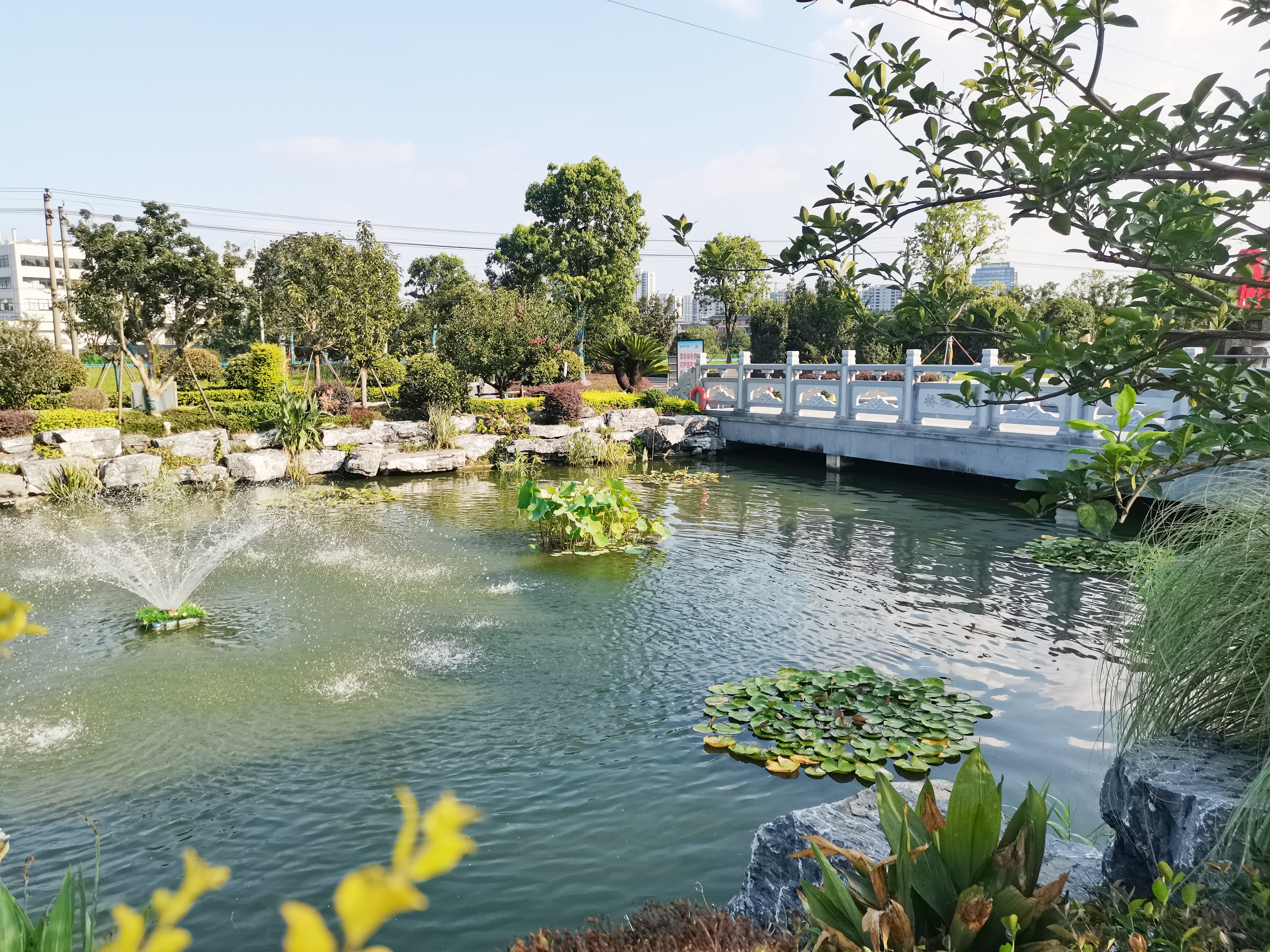 融合古今，，，，，，重塑葬文化新风貌