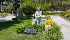 孙礼仁纪念碑完工：以《思索》之名，，，，，传承艺术之魂