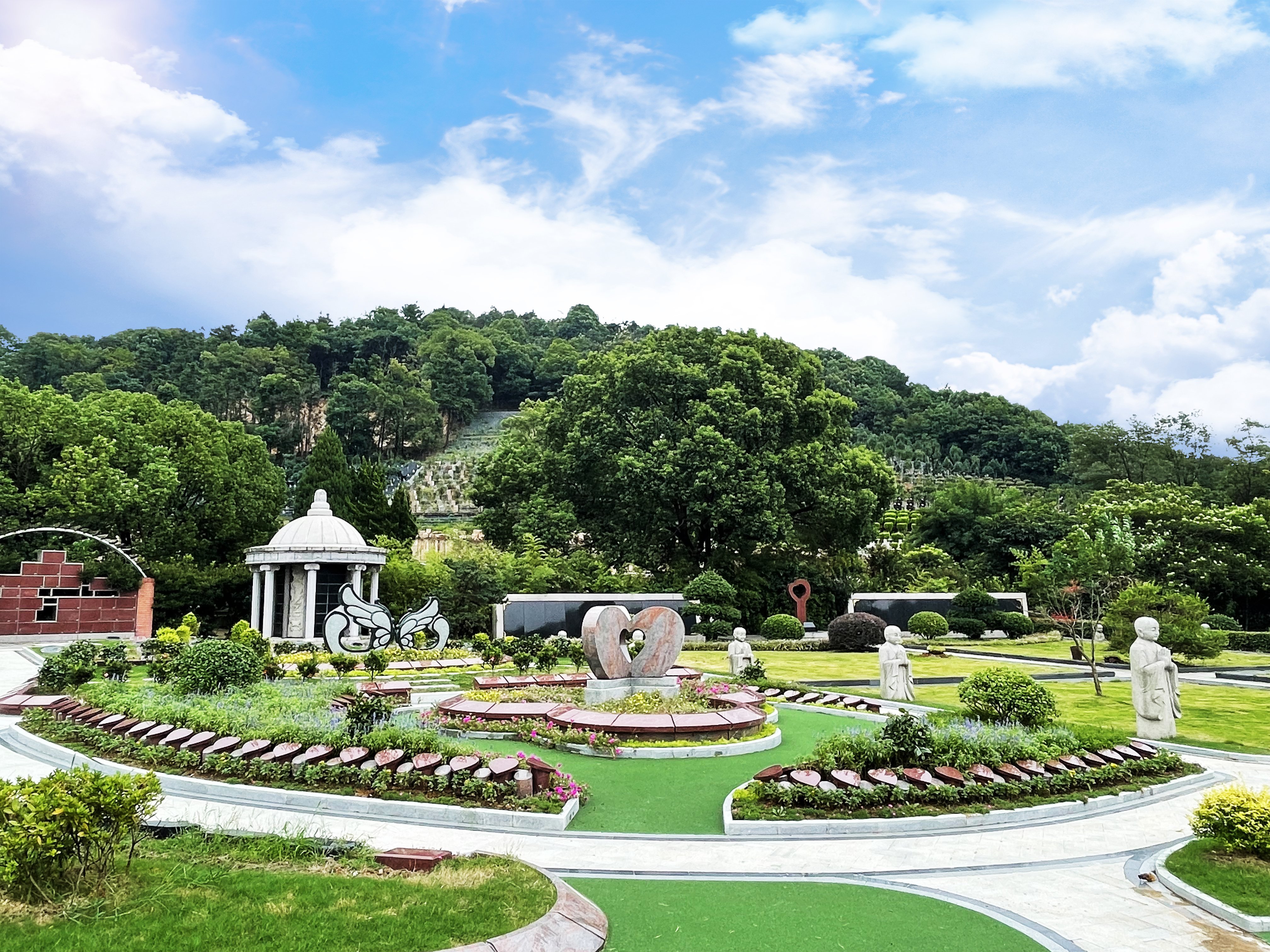 无锡青龙山馨爱苑：陵园微刷新的规范之作